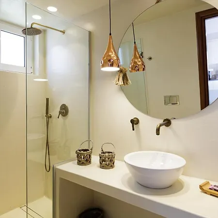 Villa Eva & Dimitrios Villas, Captivating Oasis With Pools & Bbq, By Thinkvilla Pánormos