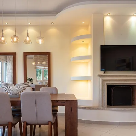 Eva & Dimitrios Villas, Captivating Oasis With Pools & Bbq, By Thinkvilla Pánormos