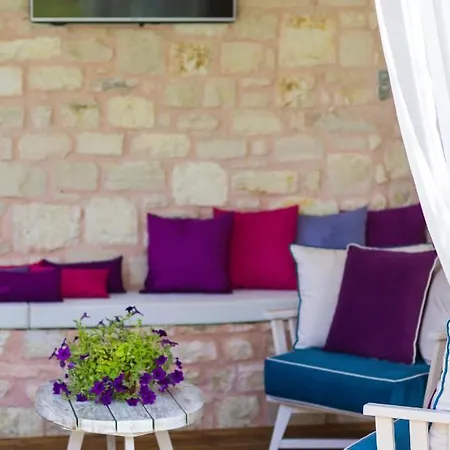 别墅 Eva & Dimitrios Villas, Captivating Oasis With Pools & Bbq, By Thinkvilla