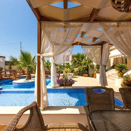 别墅 Eva & Dimitrios Villas, Captivating Oasis With Pools & Bbq, By Thinkvilla *