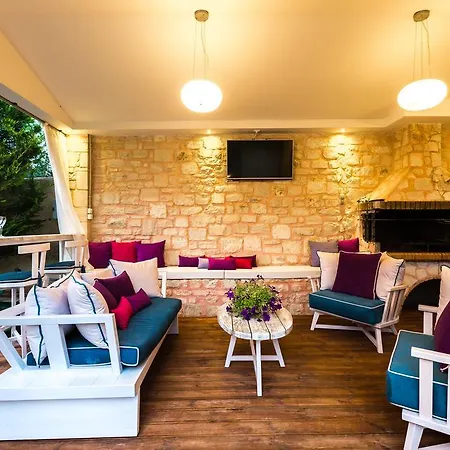 Eva & Dimitrios Villas, Captivating Oasis With Pools & Bbq, By Thinkvilla Pánormos