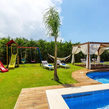 Eva & Dimitrios Villas, Captivating Oasis With Pools & Bbq, By Thinkvilla Pánormos