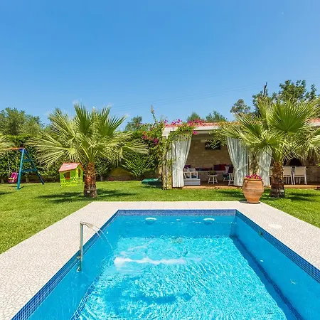 别墅 Eva & Dimitrios Villas, Captivating Oasis With Pools & Bbq, By Thinkvilla